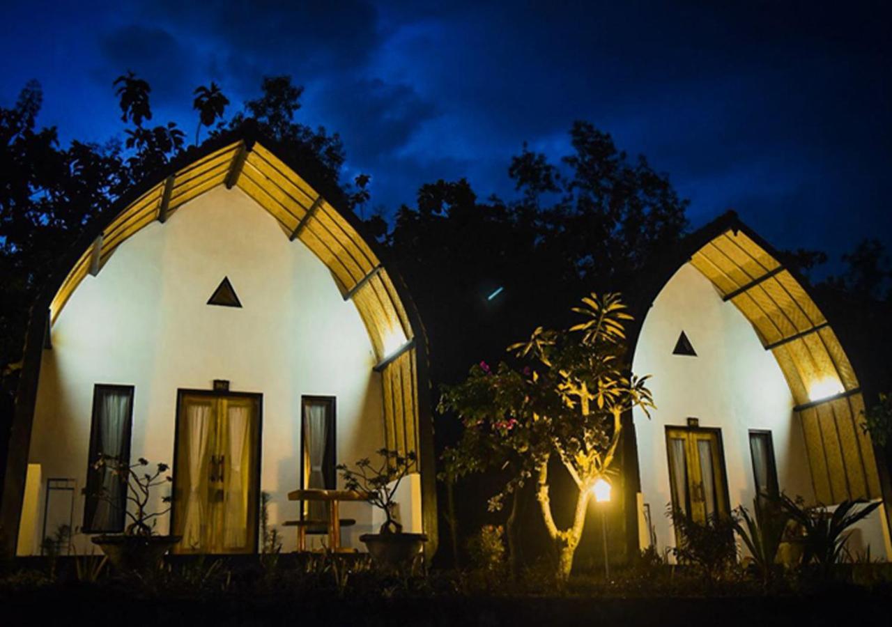 Sebrang Hills Bungalow Toyapakeh Exterior photo